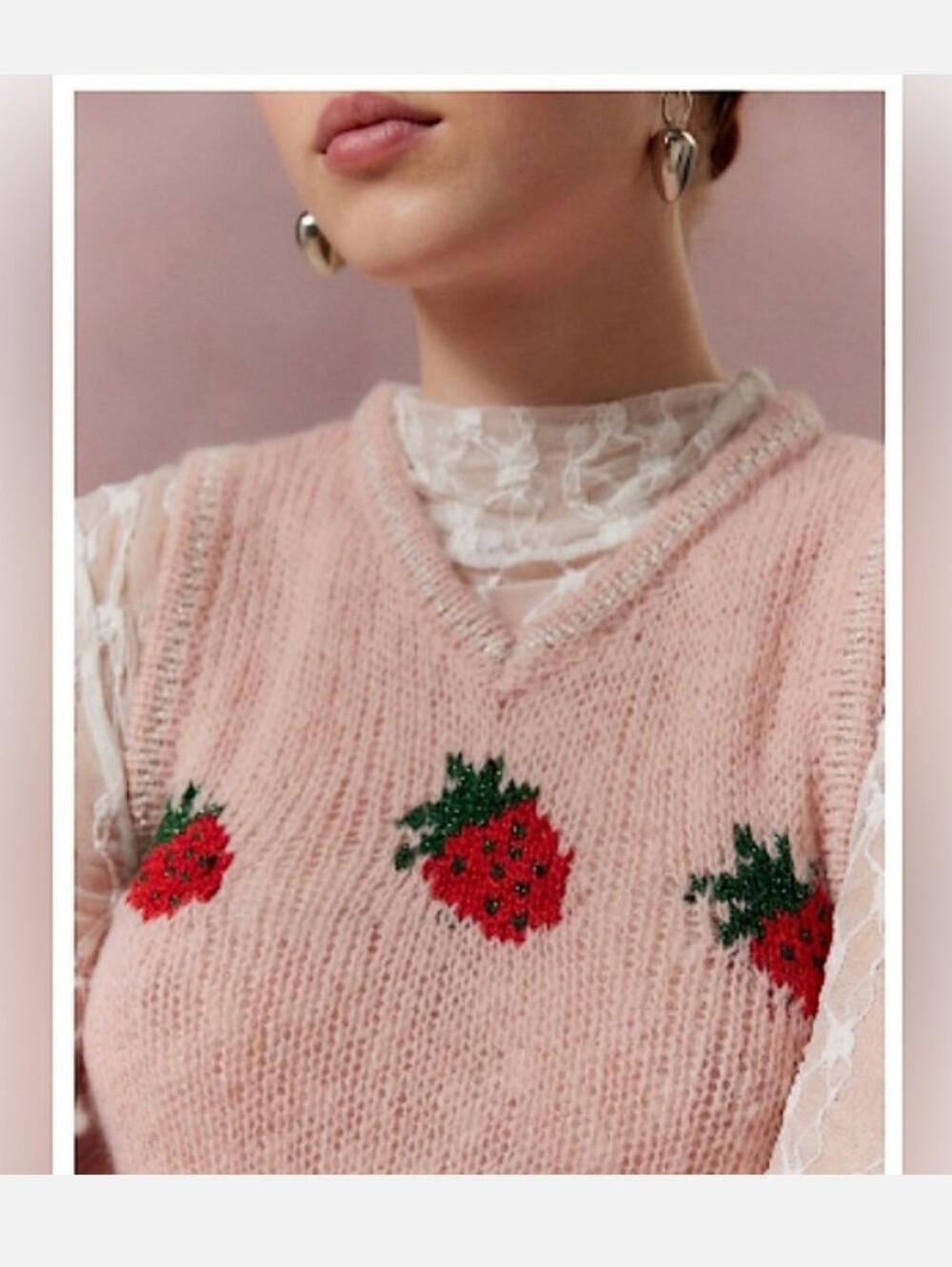 Urban Outfitters Kimchi Blue Women's Pink Strawberry Knit Sweater Vest Size M